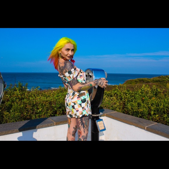 Meet your Posher, Courtney - Picture 4 of 7